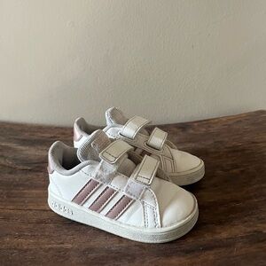 Toddler metallic pink Vans toddler size 51/2